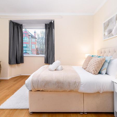 Luxury 3 Bedroom House - Harborne - Parking - Garden - Wifi & Netflix 122G Birmingham Eksteriør bilde