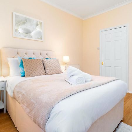 Luxury 3 Bedroom House - Harborne - Parking - Garden - Wifi & Netflix 122G Birmingham Eksteriør bilde