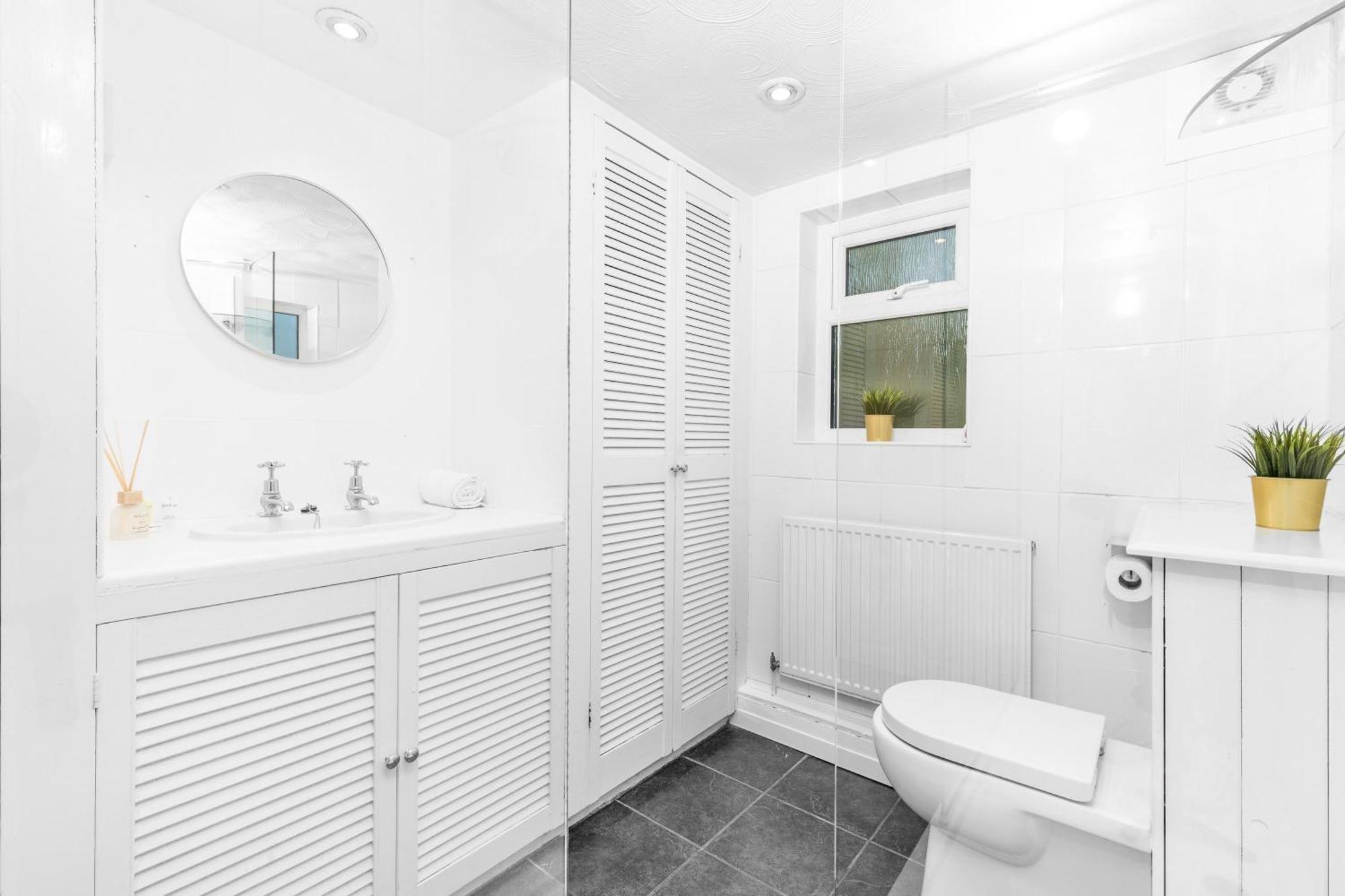 Luxury 3 Bedroom House - Harborne - Parking - Garden - Wifi & Netflix 122G Birmingham Eksteriør bilde