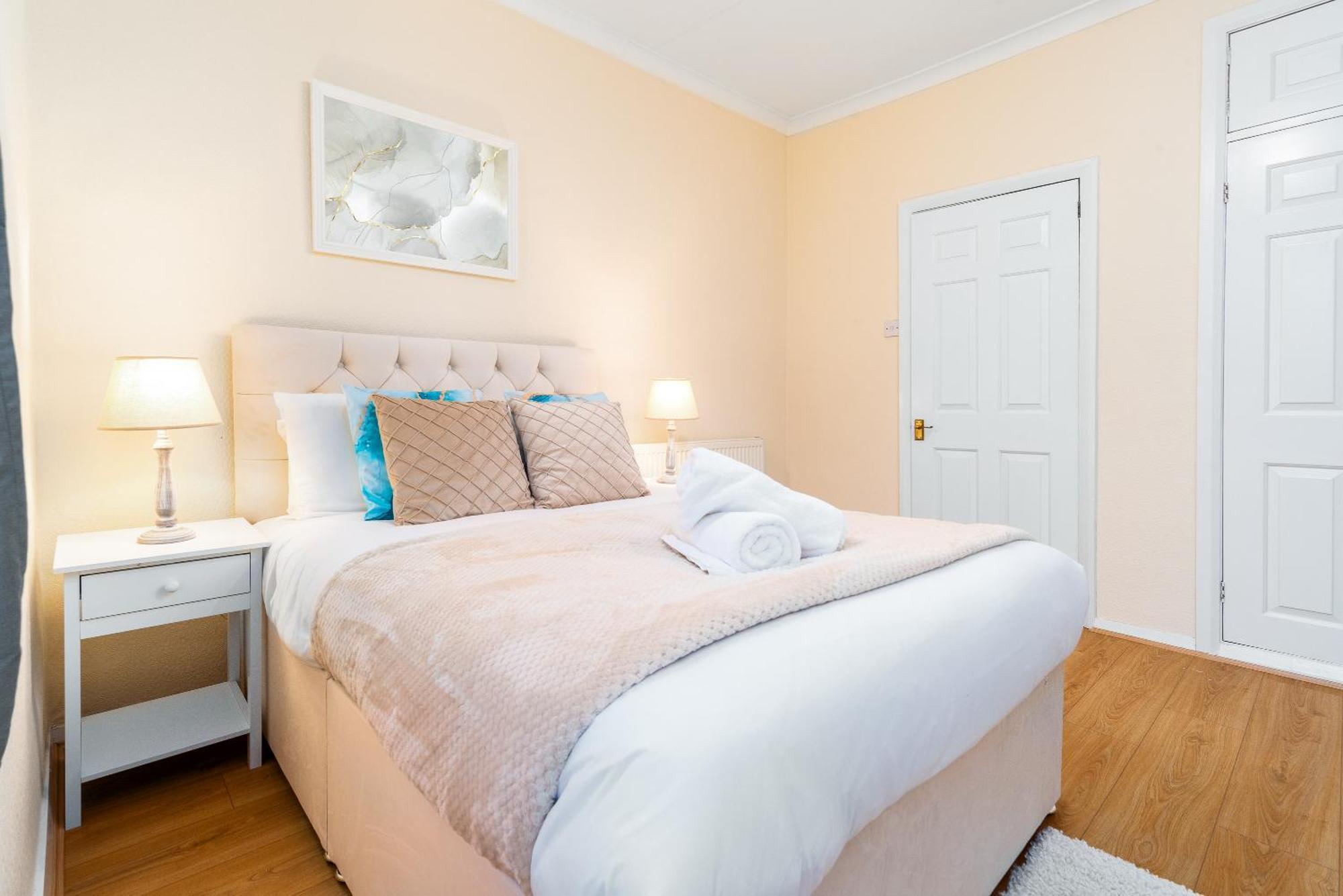 Luxury 3 Bedroom House - Harborne - Parking - Garden - Wifi & Netflix 122G Birmingham Eksteriør bilde