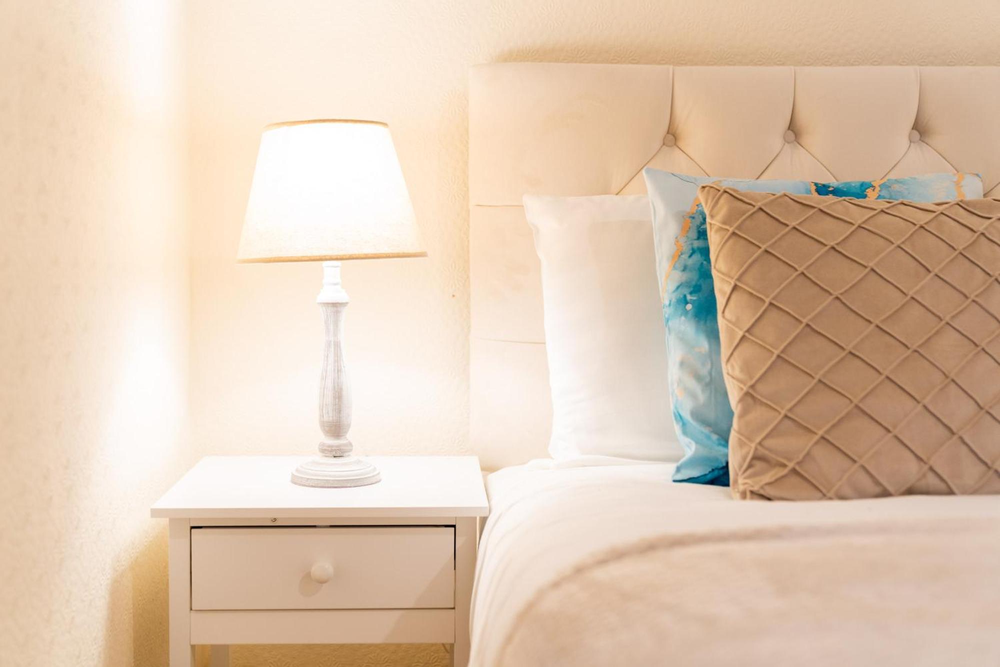 Luxury 3 Bedroom House - Harborne - Parking - Garden - Wifi & Netflix 122G Birmingham Eksteriør bilde