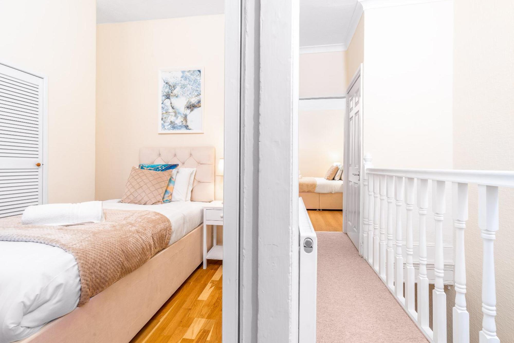 Luxury 3 Bedroom House - Harborne - Parking - Garden - Wifi & Netflix 122G Birmingham Eksteriør bilde