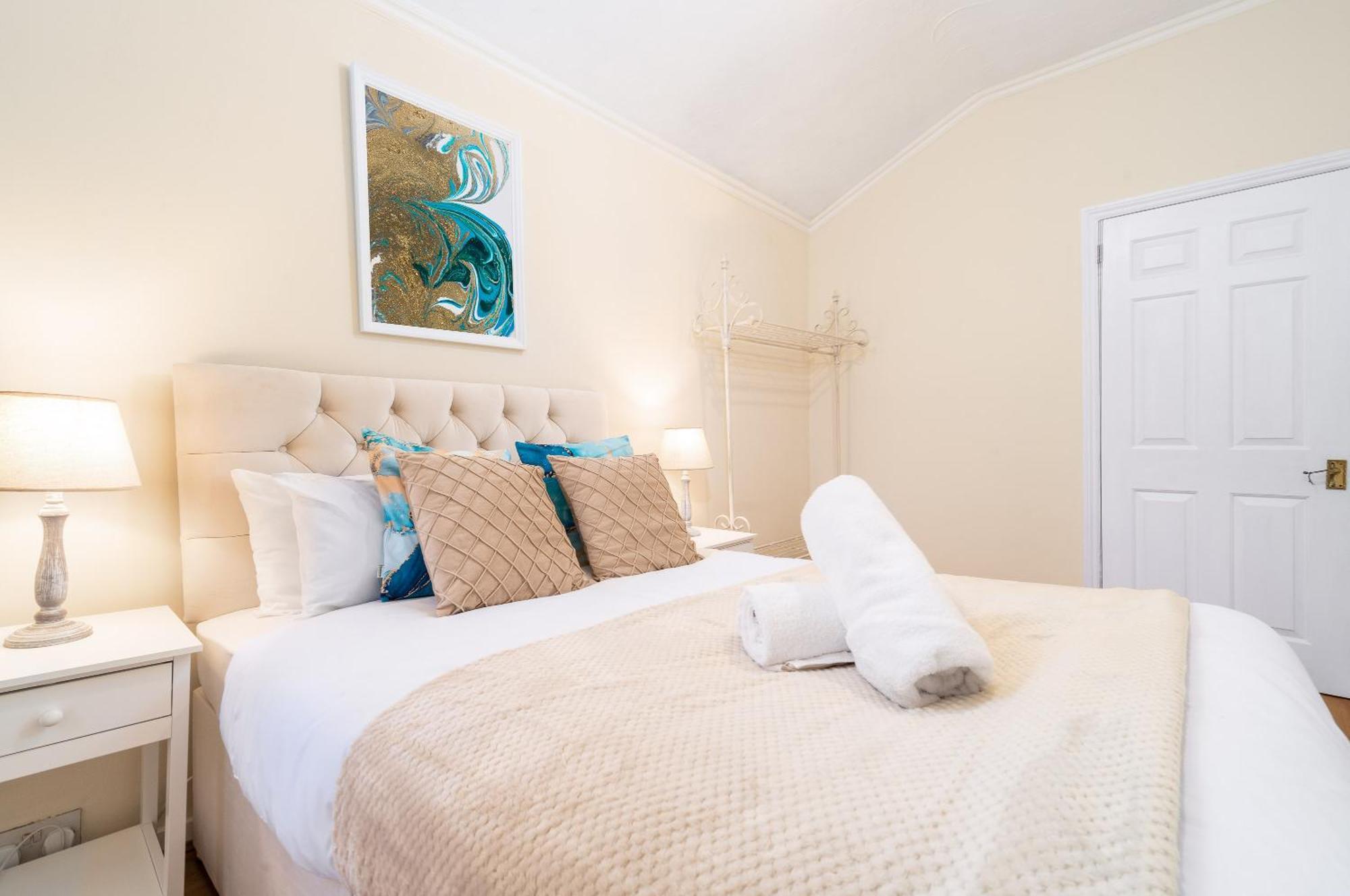 Luxury 3 Bedroom House - Harborne - Parking - Garden - Wifi & Netflix 122G Birmingham Eksteriør bilde