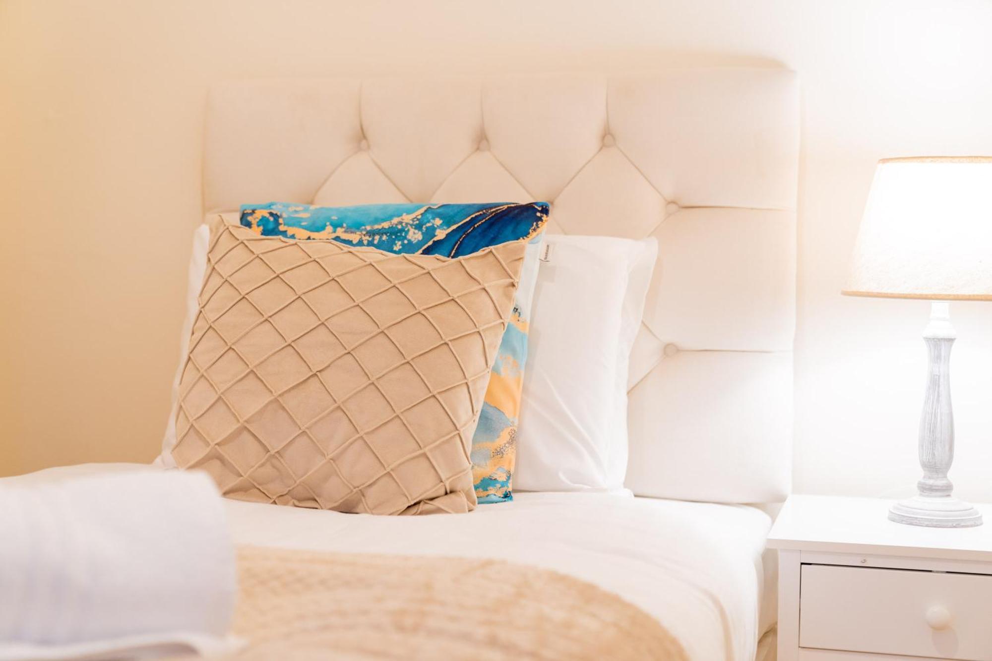Luxury 3 Bedroom House - Harborne - Parking - Garden - Wifi & Netflix 122G Birmingham Eksteriør bilde